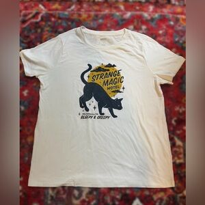 Strange Magic Motel Cat Sonoma T-shirt 🎃👻🧙♀️